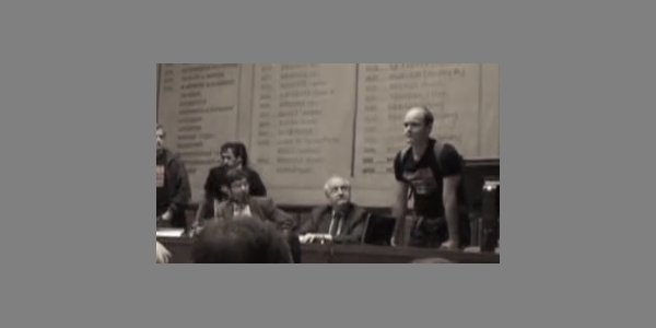 Image:7 Juin 2011 : Hubert Védrine encore démasqué par Génocide Made in France