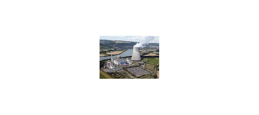 Image:Fission nucléaire et massacres africains